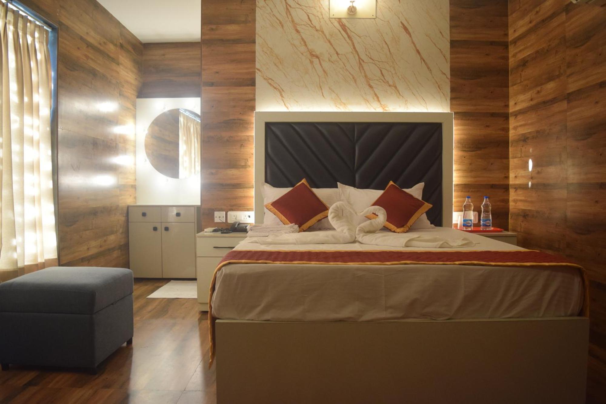 Esakki Empire Hotel Chennai Eksteriør billede