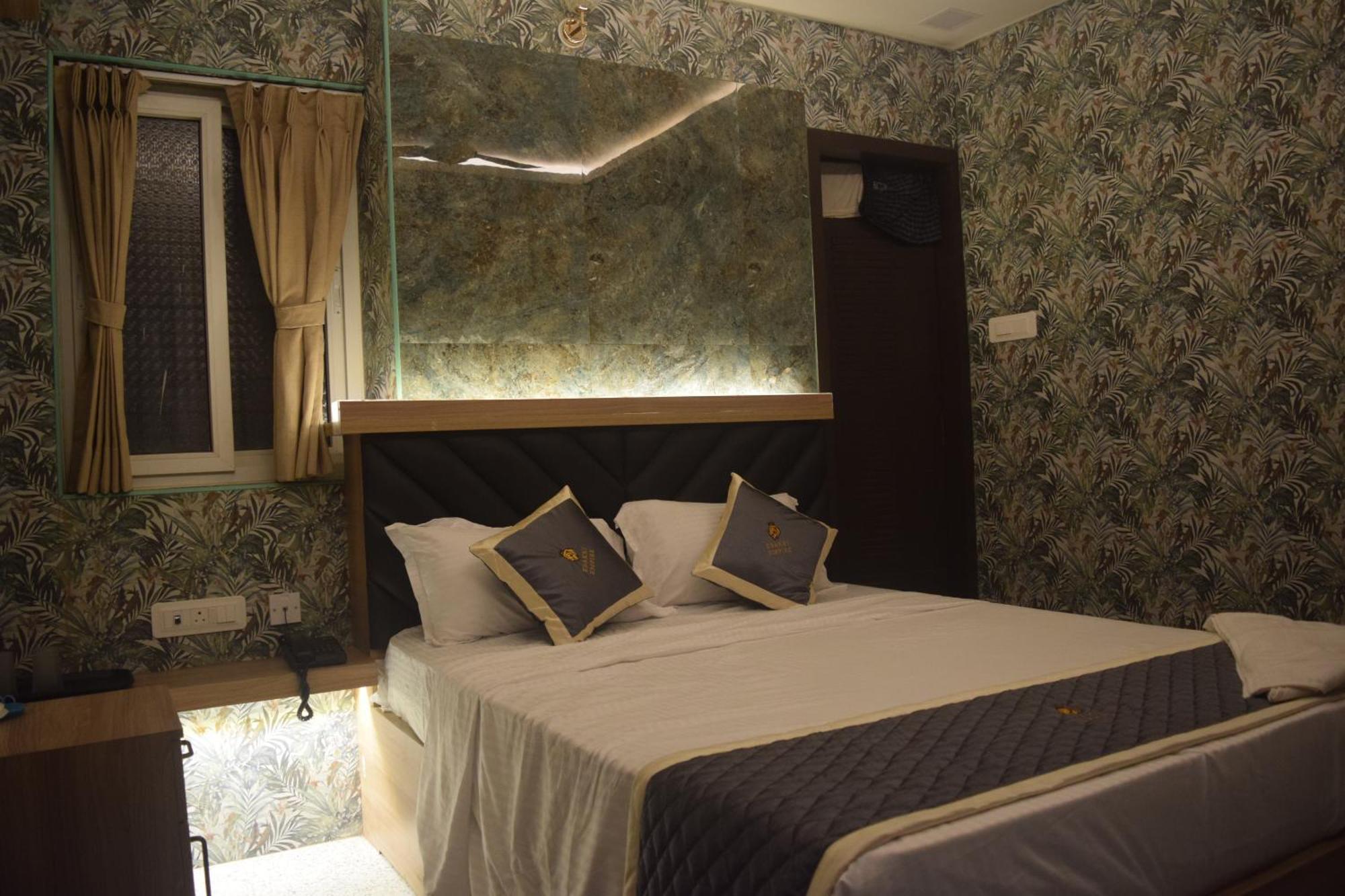 Esakki Empire Hotel Chennai Eksteriør billede